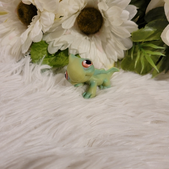 2/$10 Littlest Pet Shop Authentic LPS #29 Green Iguana Lizard Brown Eyes - Picture 11 of 12